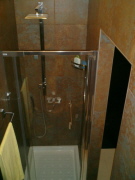 Dusche zu Wohnung 2